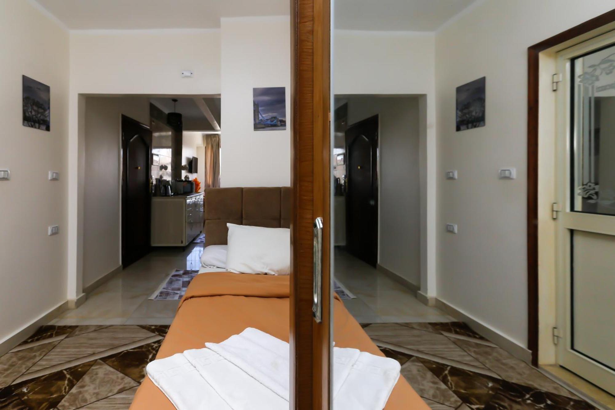 New Top Pyramids Hotel Le Caire Extérieur photo